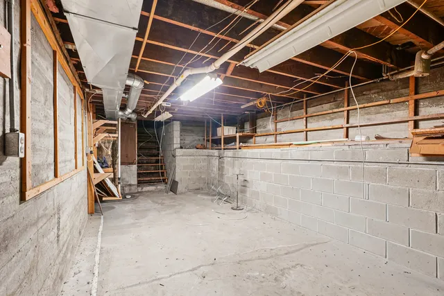 $189,900 | 302 Flora Drive, Champaign, IL 61821