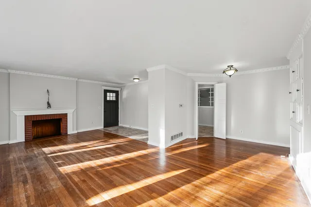 $189,900 | 302 Flora Drive, Champaign, IL 61821