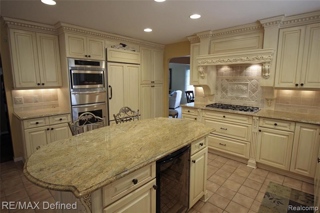 1360 Kingsview Avenue Rochester Hills, MI 48309 - Photo 4 of 27