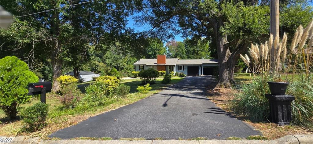 3406 Rolling Road High Point, NC 27265 - Photo 2 of 45