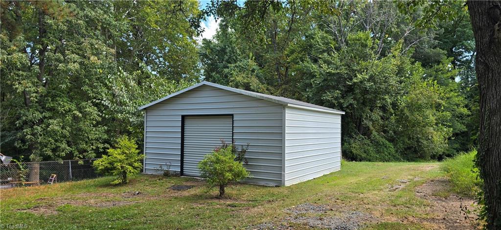 3406 Rolling Road High Point, NC 27265 - Photo 5 of 45