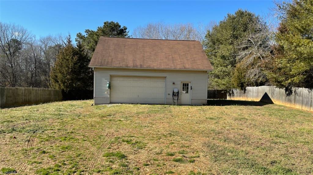 693 Ben Lee Road Thomasville, NC 27360 - Photo 23 of 25 Gallery Image 23