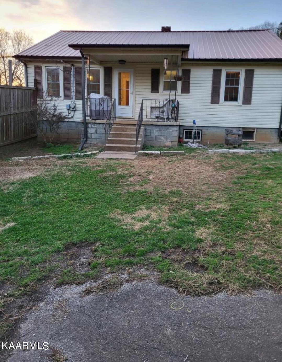 726 Sulphur Springs Road Clinton, TN 37716 - Photo 15 of 22 Side of home