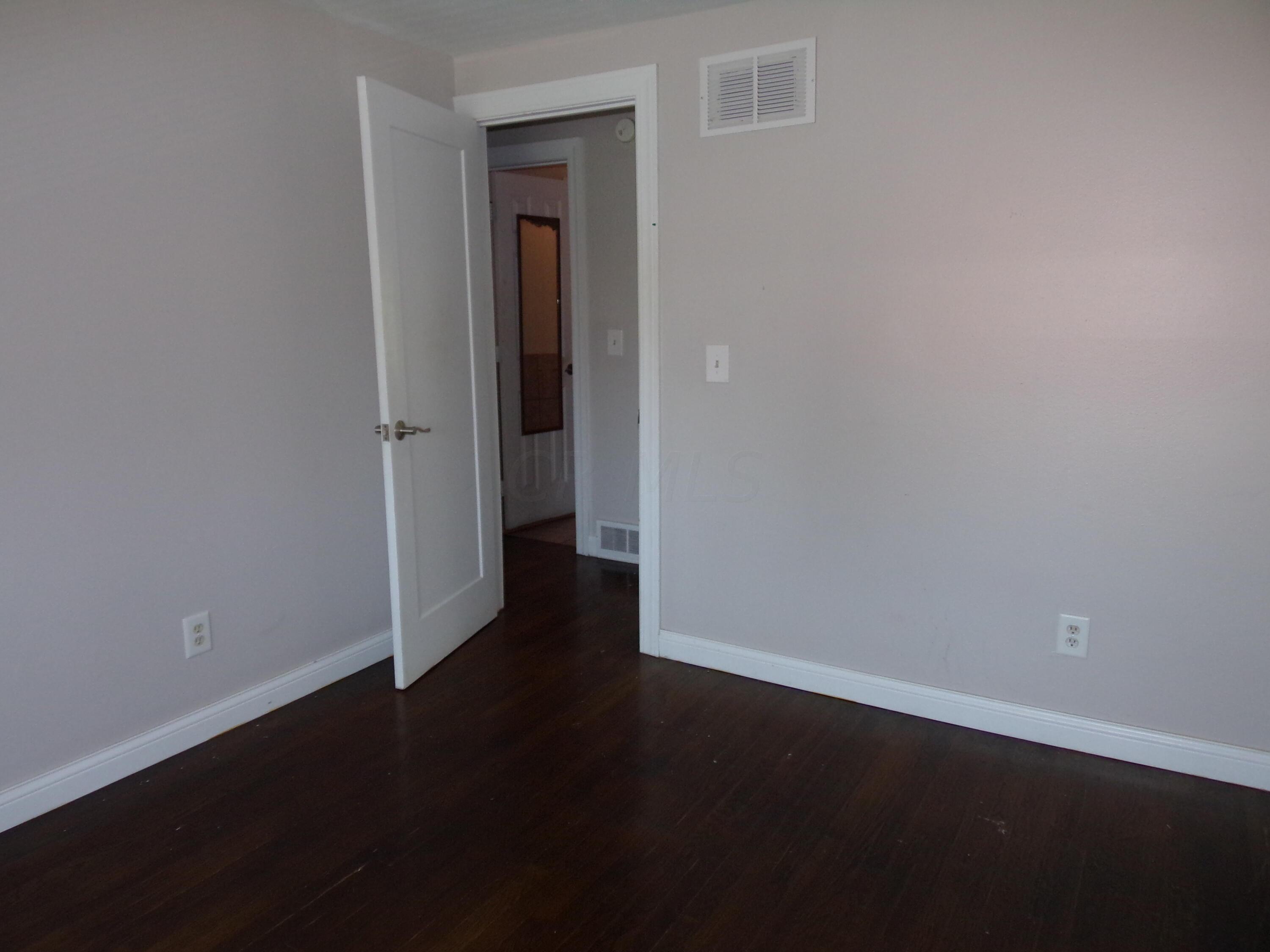 3709 Briggs Road, Unit 3711 Columbus, OH 43228 - Photo 16 of 19 3711