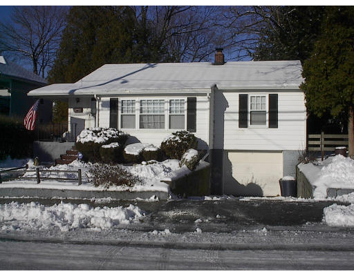 4 Kenwood Road Methuen, MA 01844 - Photo 1 of 5 Gallery Image 1