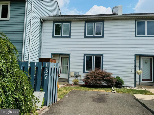 a house view with a outdoor space