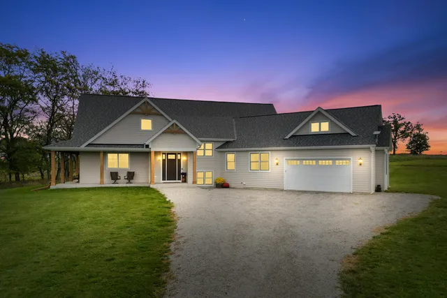 $849,900 | N4550 County Rd DJ, Juneau, WI 53039