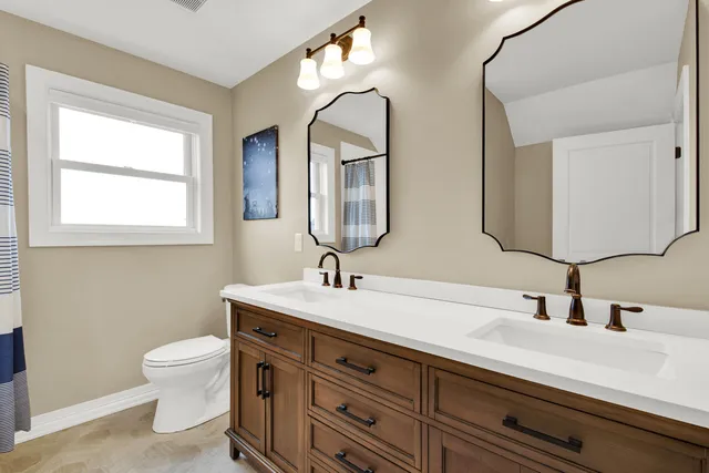 $849,900 | N4550 County Rd DJ, Juneau, WI 53039