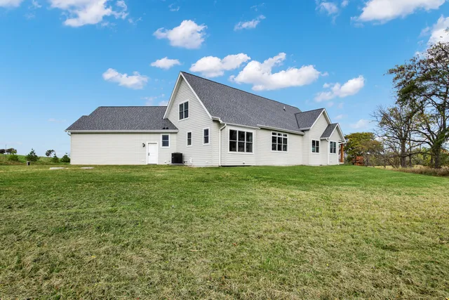 $849,900 | N4550 County Rd DJ, Juneau, WI 53039