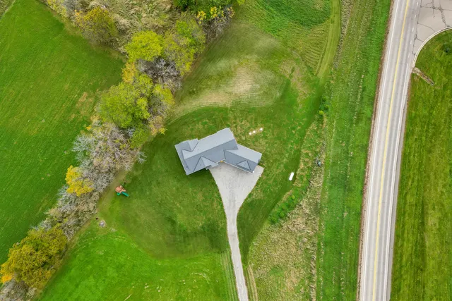 $849,900 | N4550 County Rd DJ, Juneau, WI 53039