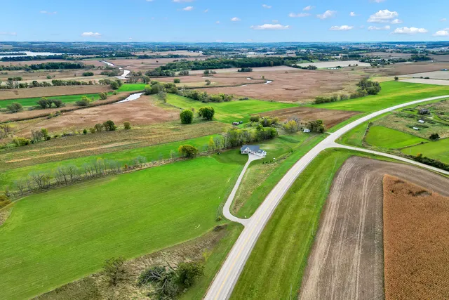 $849,900 | N4550 County Rd DJ, Juneau, WI 53039