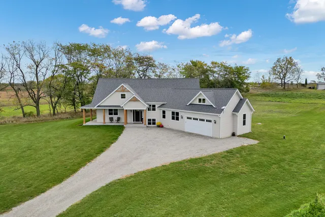 $849,900 | N4550 County Rd DJ, Juneau, WI 53039