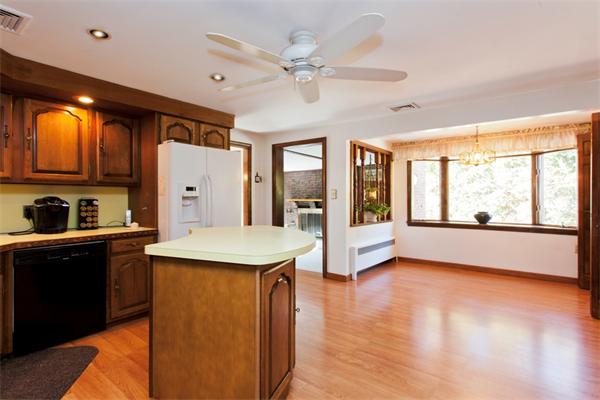 135 Albemarle Road Newton, MA 02460 - Photo 3 of 6