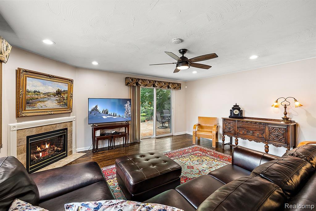 2007 Rosemont Road Berkley, MI 48072 - Photo 13 of 41