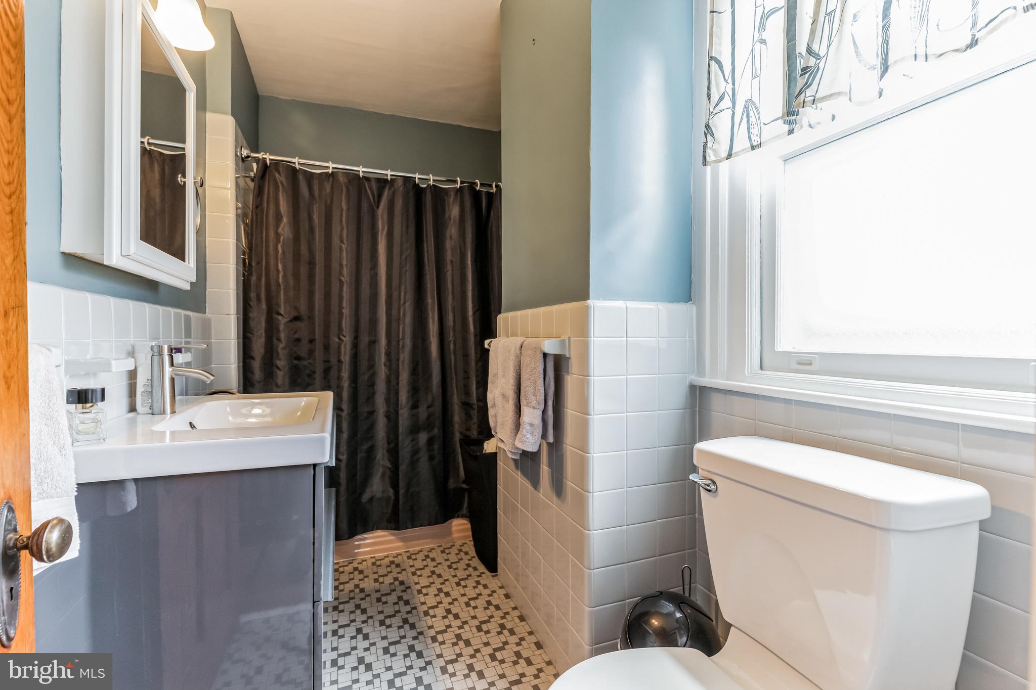 28 West Mill Road Flourtown, PA 19031 - Photo 20 of 36 Bathroom