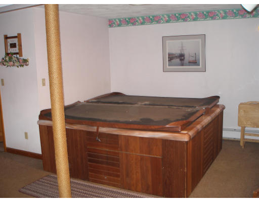 27 Ellen Road Stoneham, MA 02180 - Photo 11 of 15 Gallery Image 11