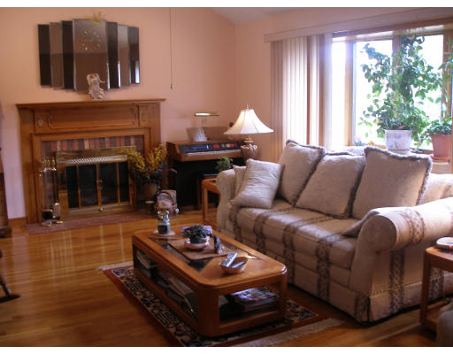 27 Ellen Road Stoneham, MA 02180 - Photo 4 of 15 Gallery Image 4