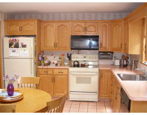 27 Ellen Road Stoneham, MA 02180 - Photo 5 of 15 Gallery Image 5