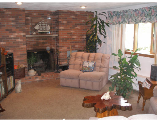 27 Ellen Road Stoneham, MA 02180 - Photo 9 of 15 Gallery Image 9