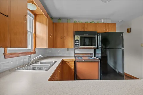 $448,000 | 75 Montgomery Street, Tiverton, RI 02878