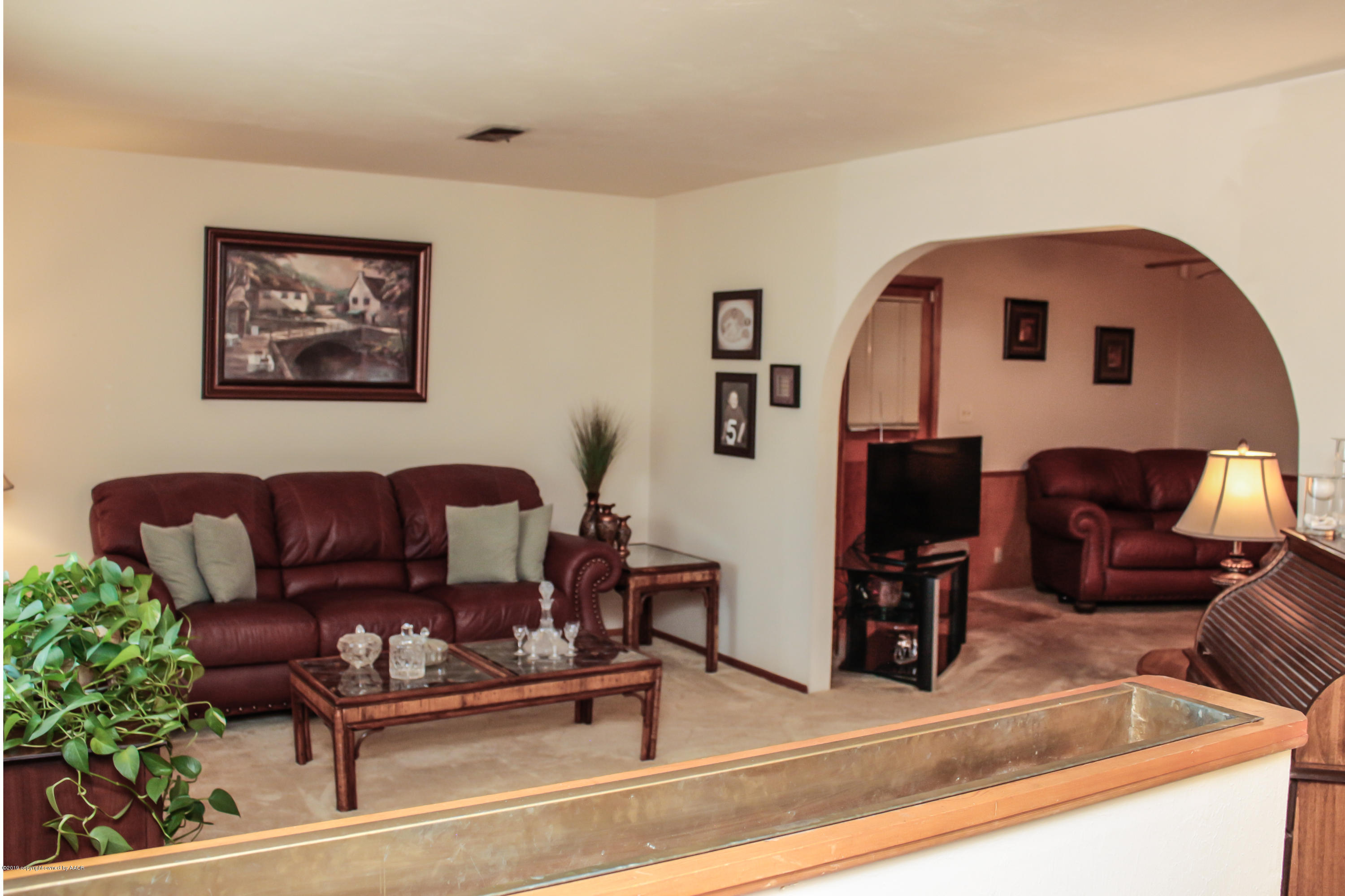 205 Rancho Trail Amarillo, TX 79108 - Photo 2 of 18 Living Room