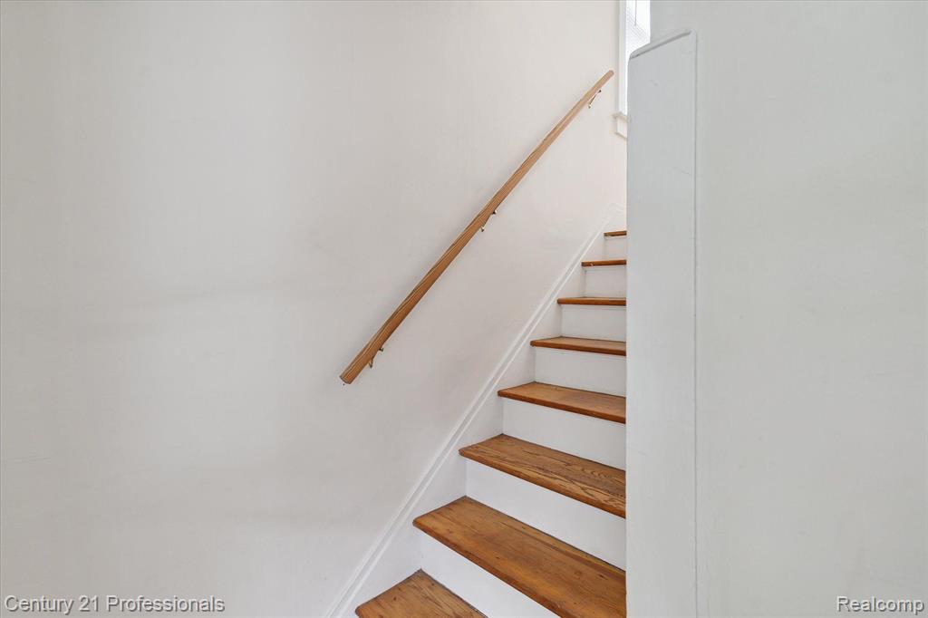 949 Nottingham Road Grosse Pointe Park, MI 48230 - Photo 17 of 56