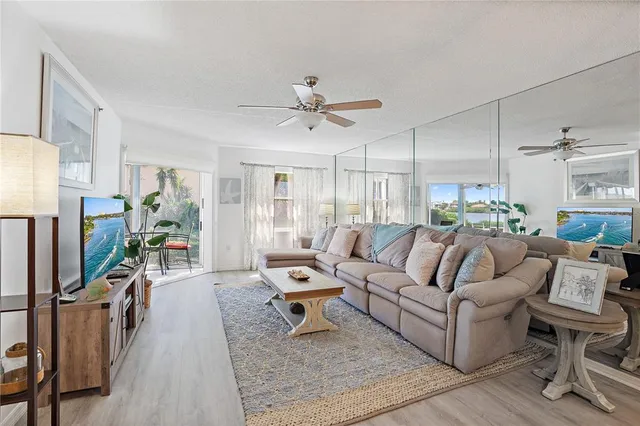 $7,200 | 1374 Siesta Bayside Drive, Unit 1374D, Sarasota, FL 34242