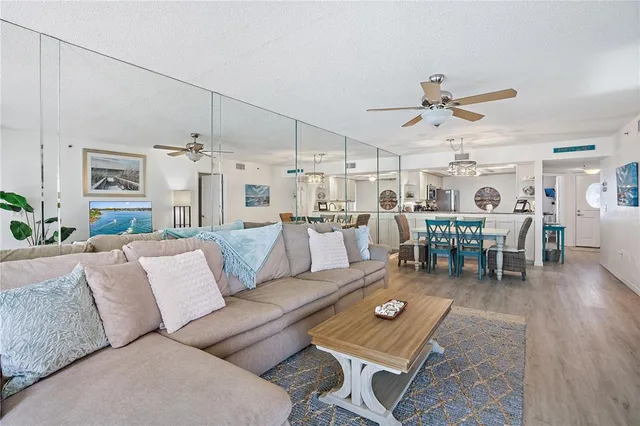 $7,200 | 1374 Siesta Bayside Drive, Unit 1374D, Sarasota, FL 34242