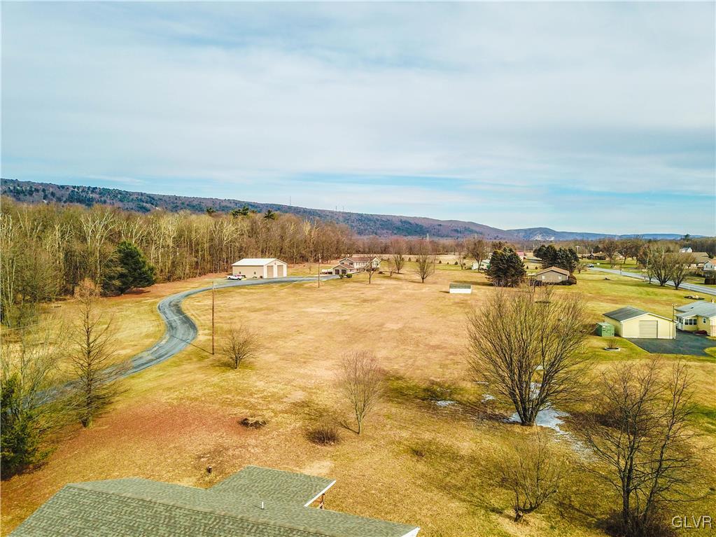 8811 North Loop Road Slatington, PA 18080 - Photo 3 of 35 Gallery Image 3