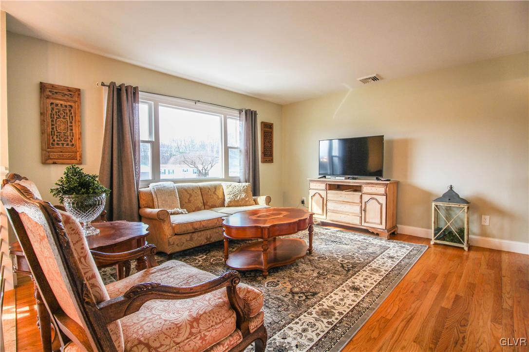 8811 North Loop Road Slatington, PA 18080 - Photo 7 of 35 Gallery Image 7