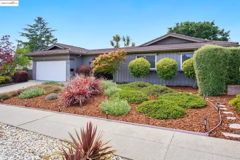 $1,195,000 | 7927 Phaeton Drive, Oakland, CA 94605