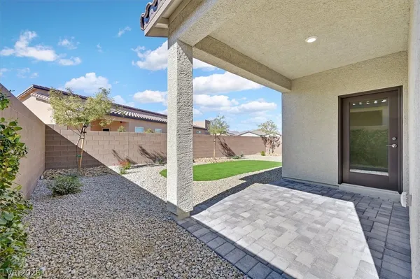 $2,590 | 7451 Mason Springs Avenue, North Las Vegas, NV 89084