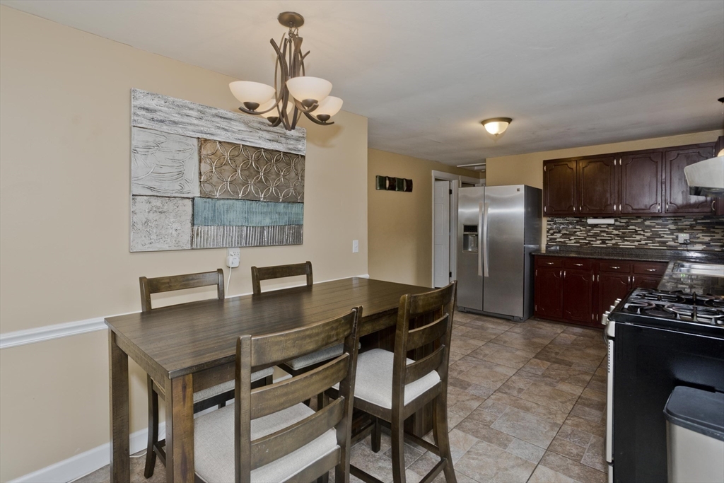 27 Michael Street Springfield, MA 01129 - Photo 7 of 31