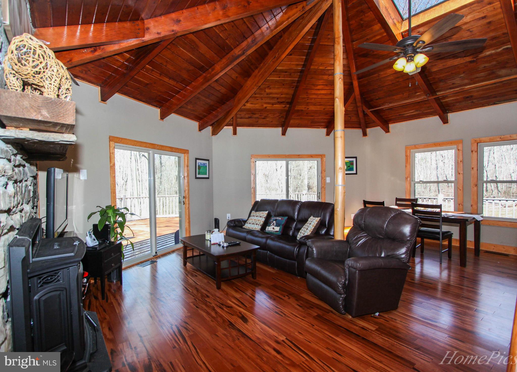 4102 Garfield Road Smithsburg, MD 21783 - Photo 9 of 30 Living Room