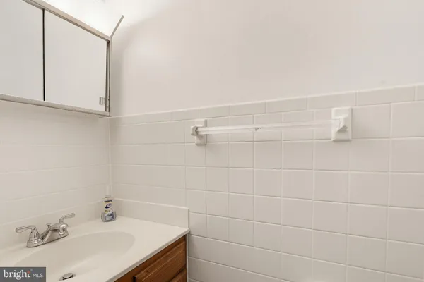 $2,500 | 206 North Towne Court, Mount Airy, MD 21771