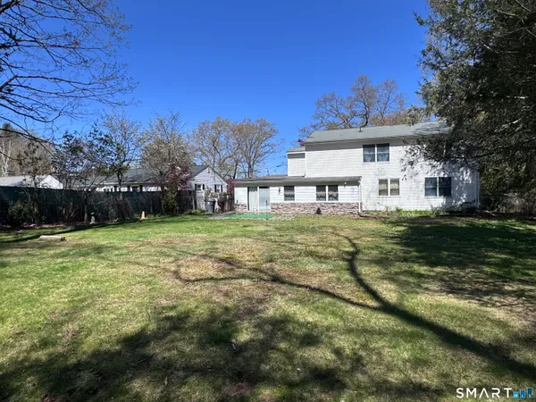 $399,900 | 8 Oakridge Drive, Enfield, CT 06082