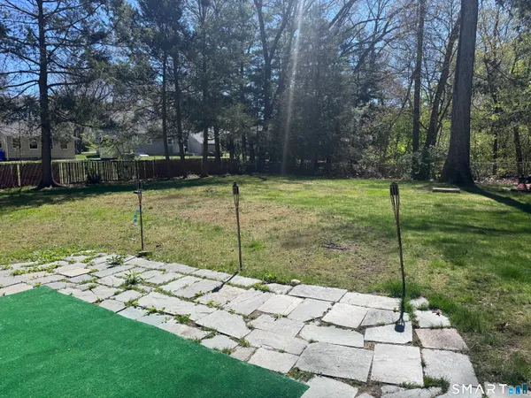 $399,900 | 8 Oakridge Drive, Enfield, CT 06082