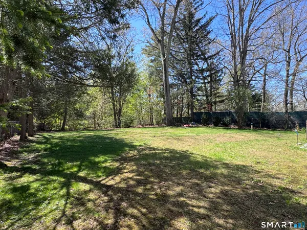 $399,900 | 8 Oakridge Drive, Enfield, CT 06082