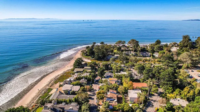 a outdoor living space with furniture and a potted plant