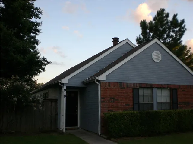 $2,195 | 919 Sugarberry Drive, Coppell, TX 75019