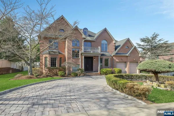 $2,395,000 | 520 Homans Avenue, Closter, NJ 07624