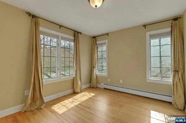 $2,395,000 | 520 Homans Avenue, Closter, NJ 07624