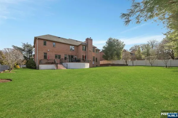 $2,395,000 | 520 Homans Avenue, Closter, NJ 07624