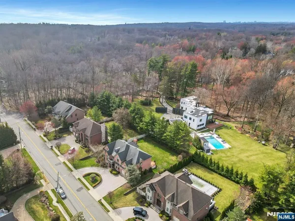 $2,395,000 | 520 Homans Avenue, Closter, NJ 07624