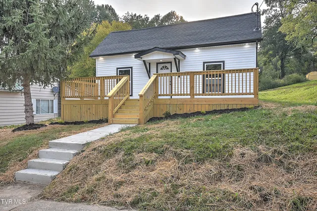 $197,999 | 723 Portsmouth Avenue, Bristol, VA 24201