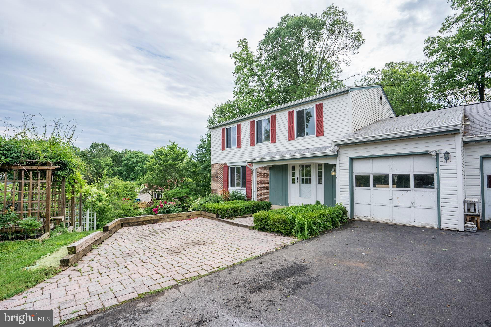 15108 Elk Run Road Chantilly, VA 20151 - Photo 2 of 33 Driveway In