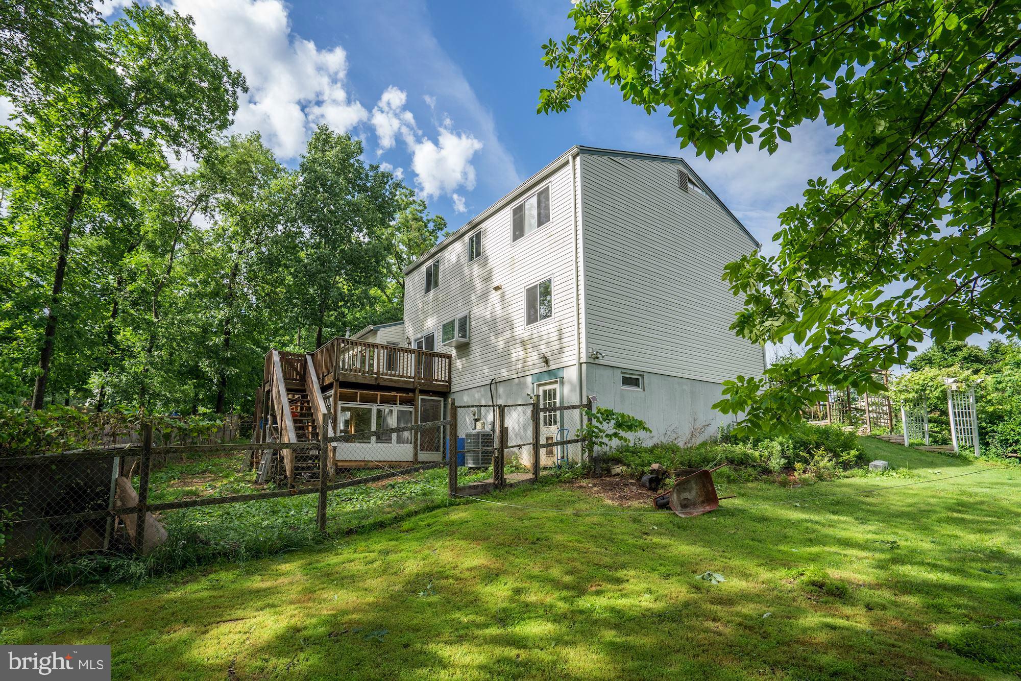 15108 Elk Run Road Chantilly, VA 20151 - Photo 31 of 33 Large Back Yard