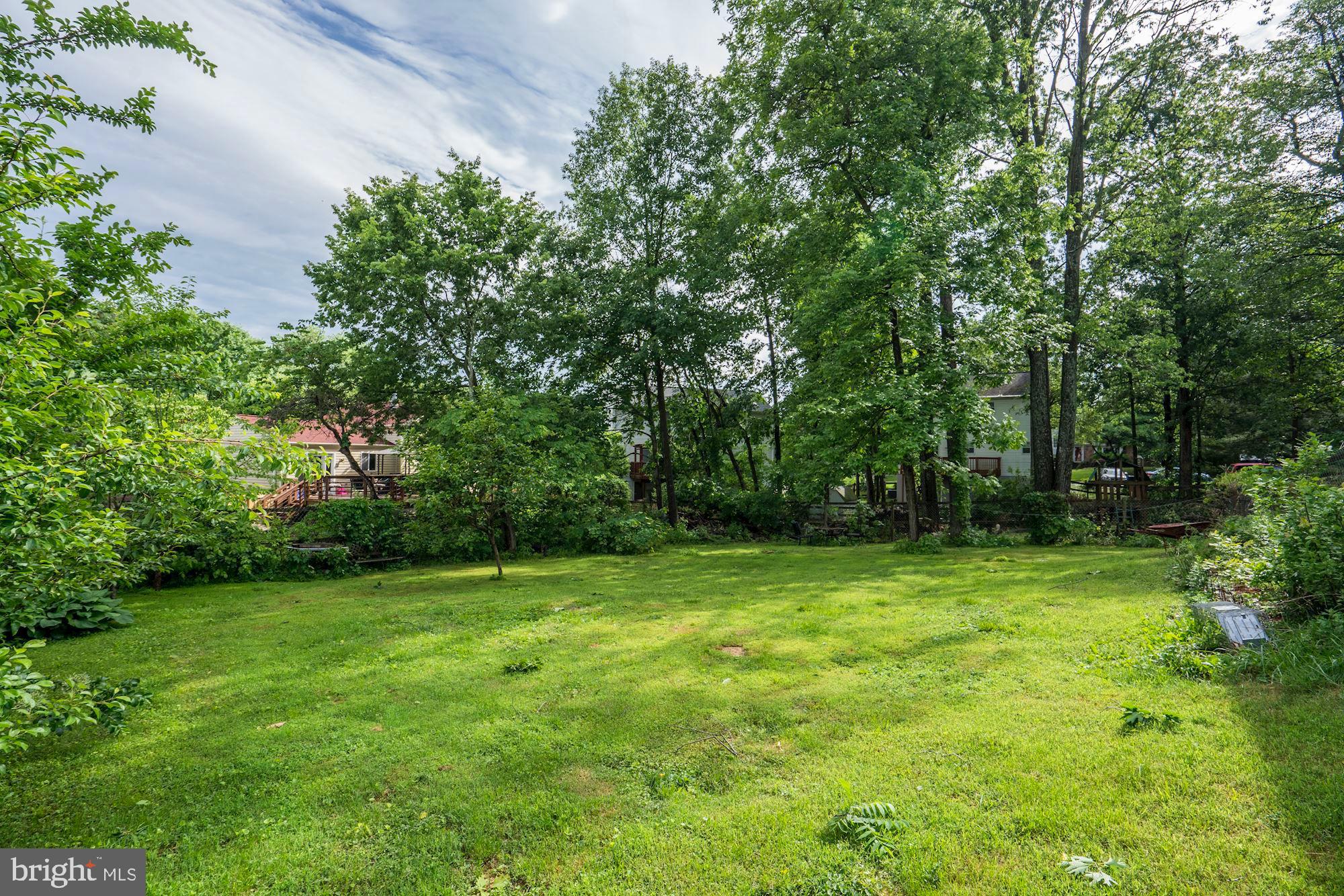 15108 Elk Run Road Chantilly, VA 20151 - Photo 32 of 33 Large Back Yard