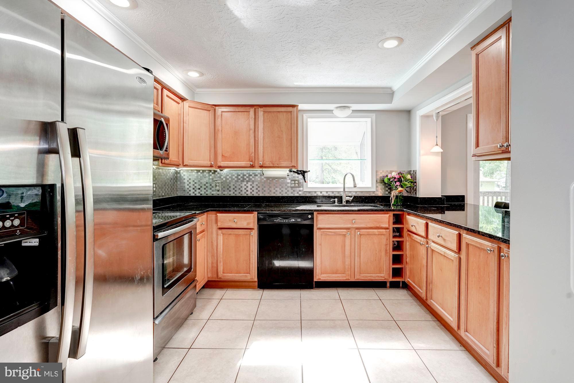 15108 Elk Run Road Chantilly, VA 20151 - Photo 8 of 33 Kitchen
