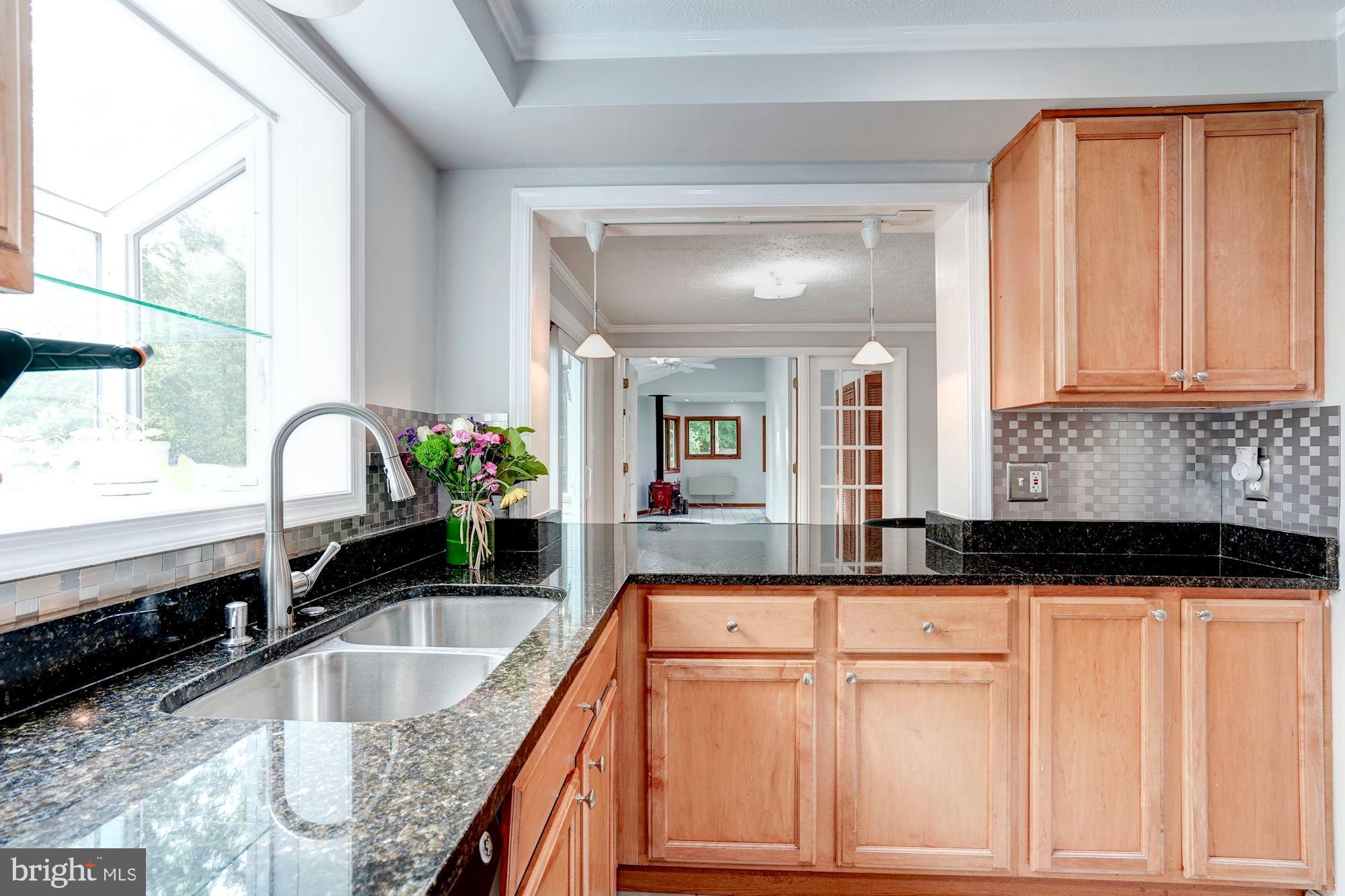 15108 Elk Run Road Chantilly, VA 20151 - Photo 9 of 33 Kitchen and Breakfast Area